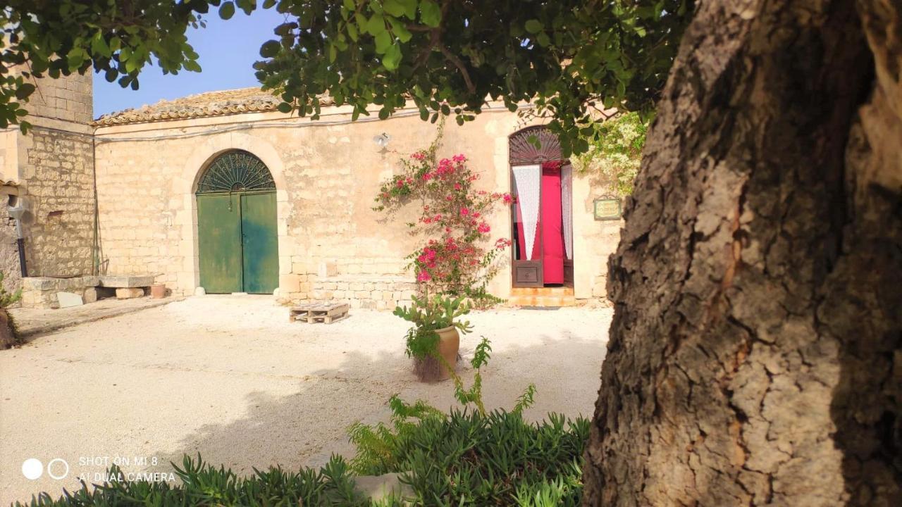 Il Baglio Di Kharrub Rural Guest House بوزالو المظهر الخارجي الصورة
