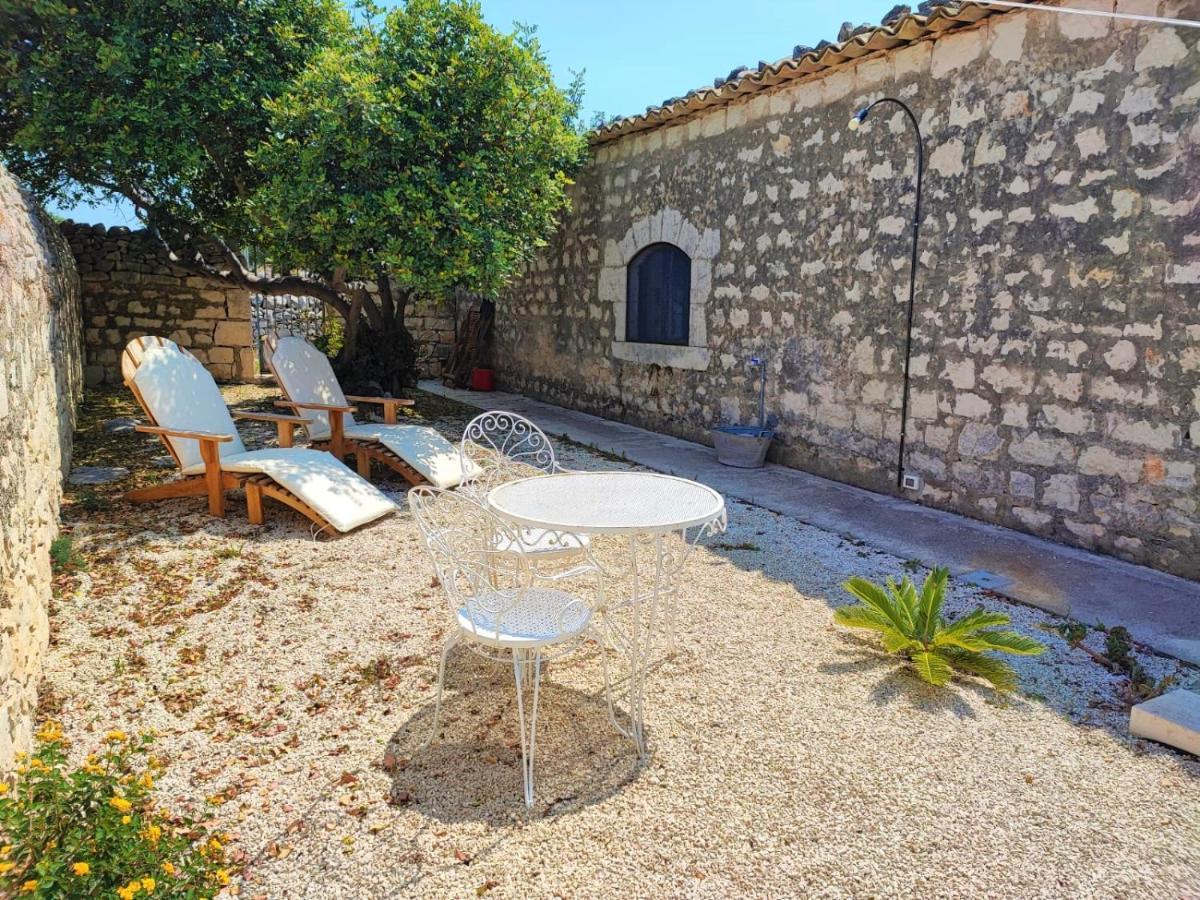 Il Baglio Di Kharrub Rural Guest House بوزالو المظهر الخارجي الصورة