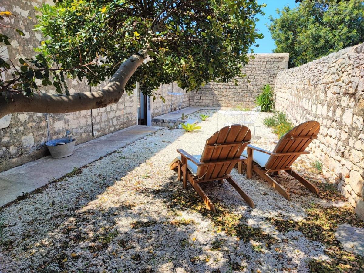 Il Baglio Di Kharrub Rural Guest House بوزالو المظهر الخارجي الصورة