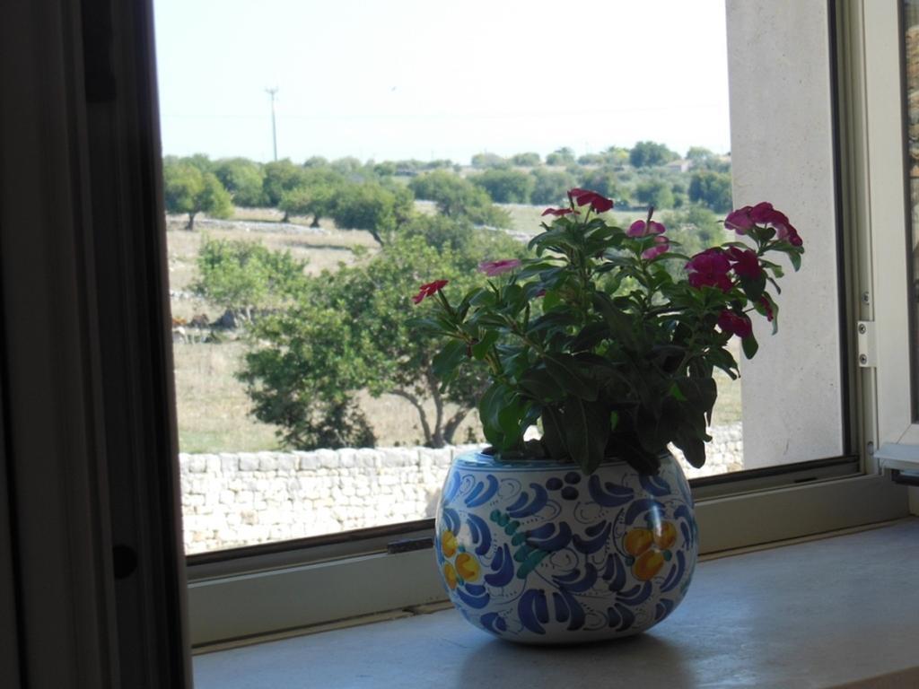 Il Baglio Di Kharrub Rural Guest House بوزالو المظهر الخارجي الصورة