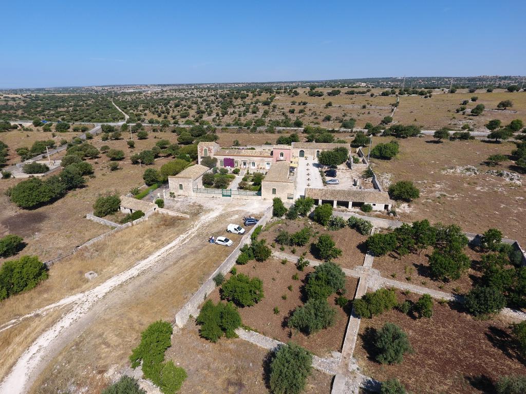 Il Baglio Di Kharrub Rural Guest House بوزالو المظهر الخارجي الصورة
