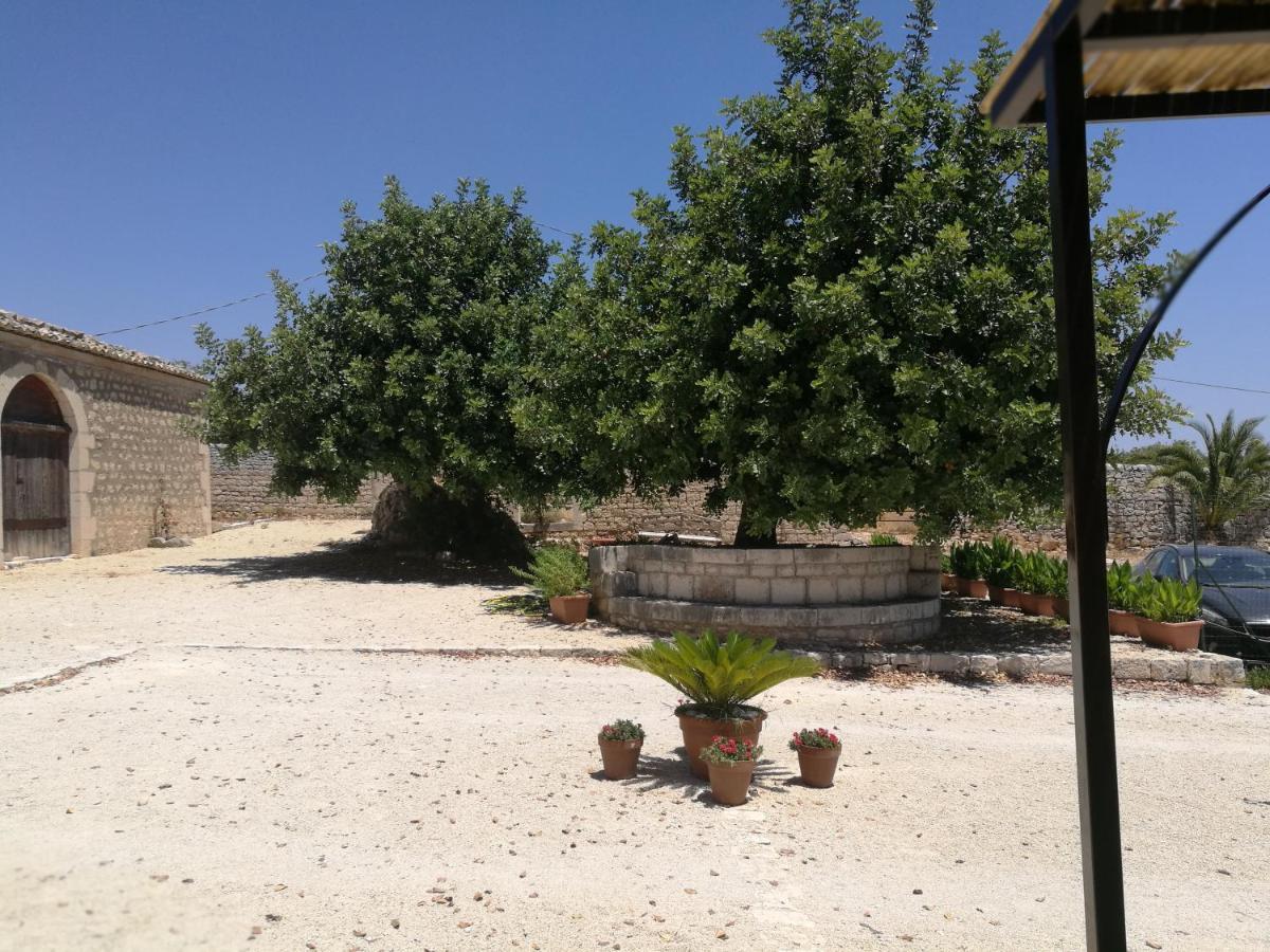 Il Baglio Di Kharrub Rural Guest House بوزالو المظهر الخارجي الصورة