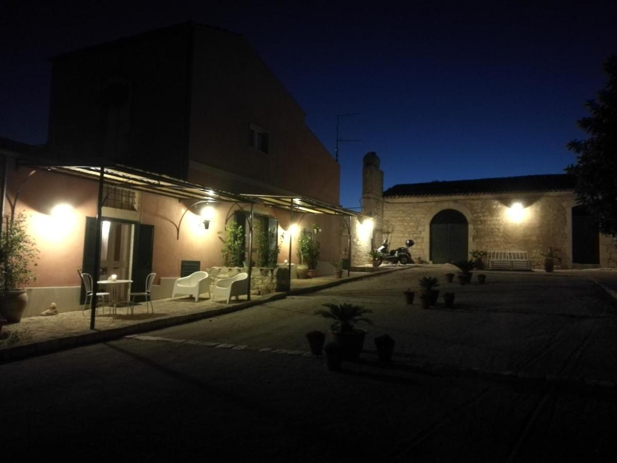 Il Baglio Di Kharrub Rural Guest House بوزالو المظهر الخارجي الصورة